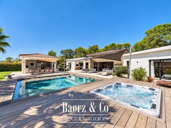 photo 1 Charming Villa with Garden in Draguignan, France