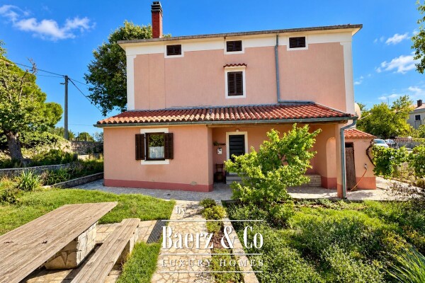 photo 4 Island of Cres, Punta Križa, 280 m² house for renovation on a spacious 3,150 m² plot