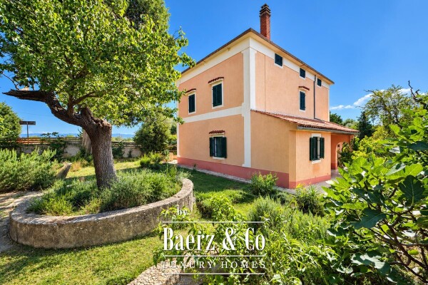 photo 5 Island of Cres, Punta Križa, 280 m² house for renovation on a spacious 3,150 m² plot