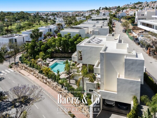 photo 3 Villa - New Golden Mile - Estepona East - Ref: 8739
