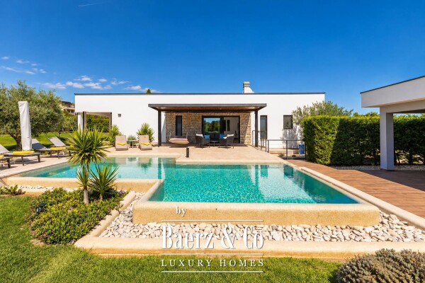photo 1 Istria, Medulin - Luxury Villa with a Swimming Pool and Spacious Grounds