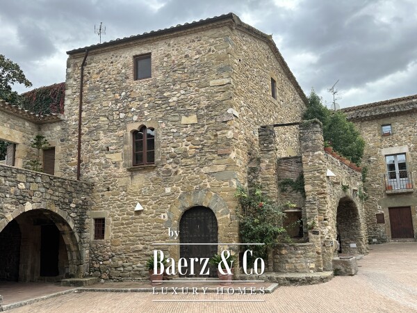 photo 1 Stone House in Monells