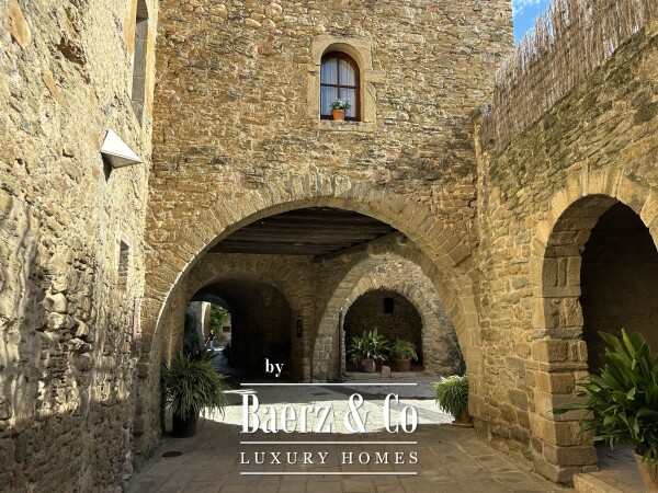 photo 53 Stone House in Monells