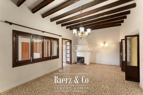 photo 3 Traditional village house with a spacious patio and renovation potential in S’Arracó