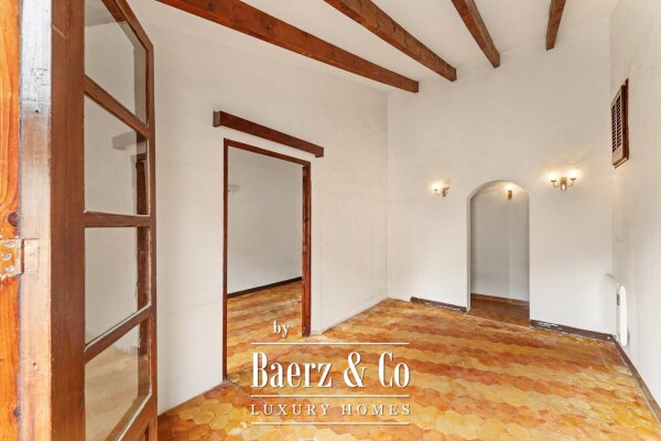 photo 8 Traditional village house with a spacious patio and renovation potential in S’Arracó