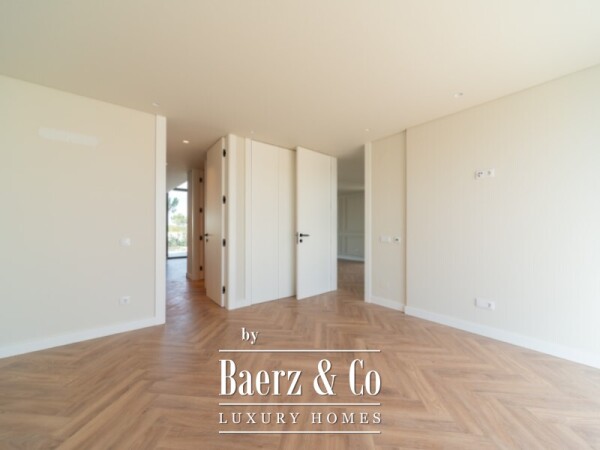 photo 13 Brand-New Contemporary Villa in São João das Lampas, Close to the Beach