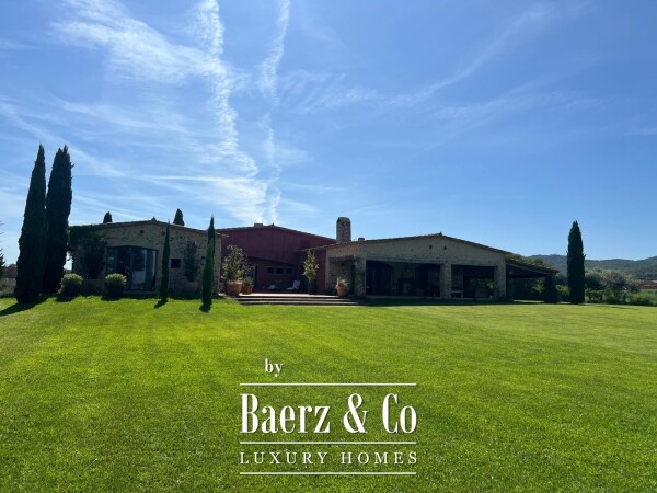 photo 1 Exclusive House with Garden and Swimming Pool in Torrent