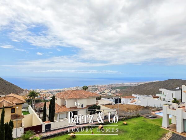 photo 62 Exclusive villa situated in prestigious residential area Tenerife