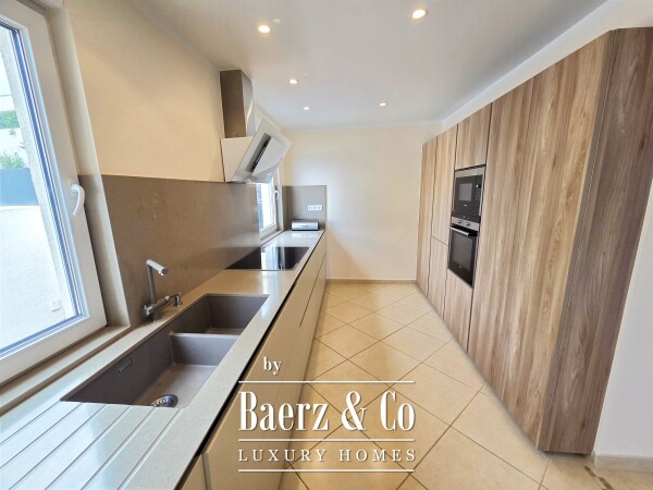 photo 8 Exclusive villa situated in prestigious residential area Tenerife