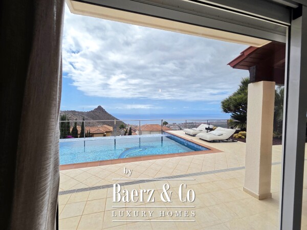 photo 25 Exclusive villa situated in prestigious residential area Tenerife