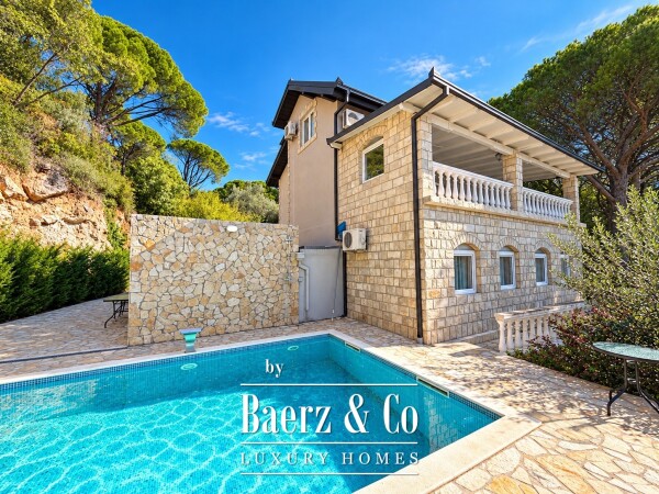 photo 6 Sea View House in a Pine Forest with Private Pool