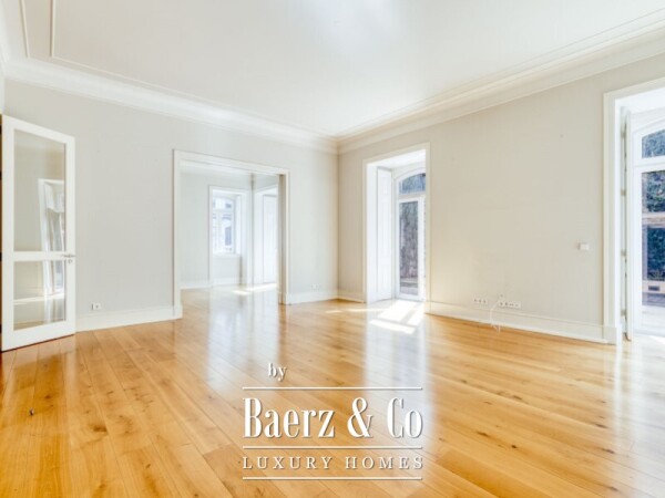 photo 2 Luxury 2 bedroom with 140sqm garden and garage in Lisbon