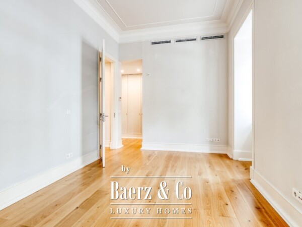 photo 13 Luxury 2 bedroom with 140sqm garden and garage in Lisbon