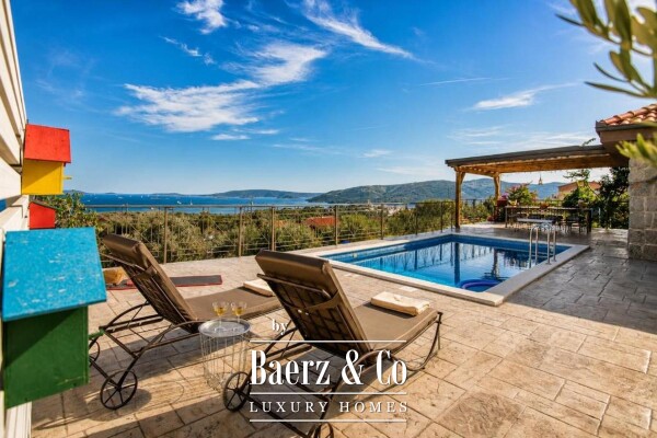 photo 3 Trogir area, stone villa with a swimming pool and a Mediterranean garden