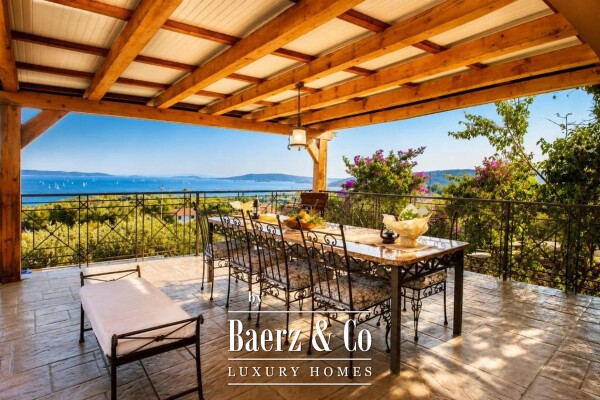 photo 4 Trogir area, stone villa with a swimming pool and a Mediterranean garden