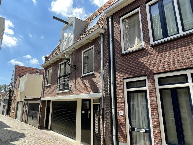 Luxury living in Bergen (North Holland) from villa and apartment to country house Baerz & Co