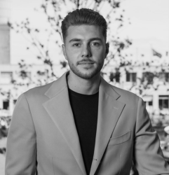 Menno Chavanu profile image