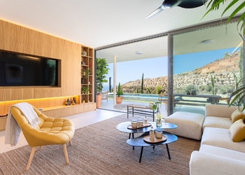 Luxury Garden Villa with Private Garden and Water Feature