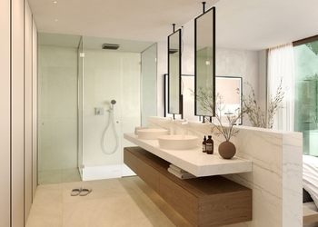 Luxury Sky Penthouse with Private Solarium and Sea Views