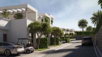 Garden Townhouse with Solarium Pool
