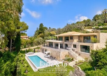 Mougins