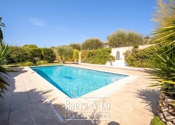 Mougins