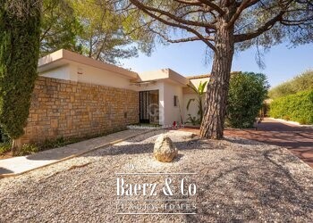 Mougins