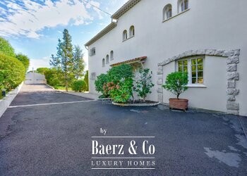 Mougins
