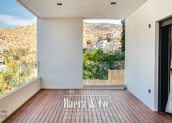 voula ektoros