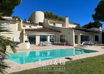 Mougins