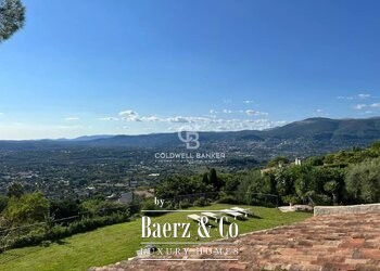 Mougins