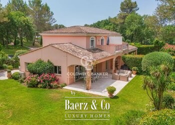 Mougins