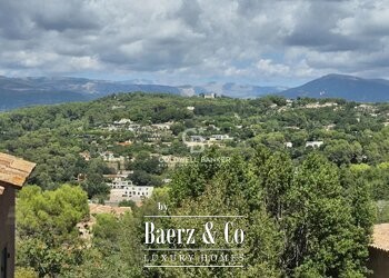Mougins