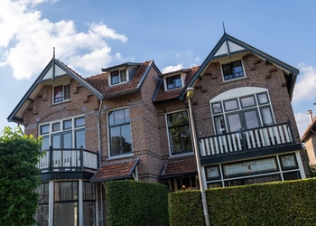 BUSSUM